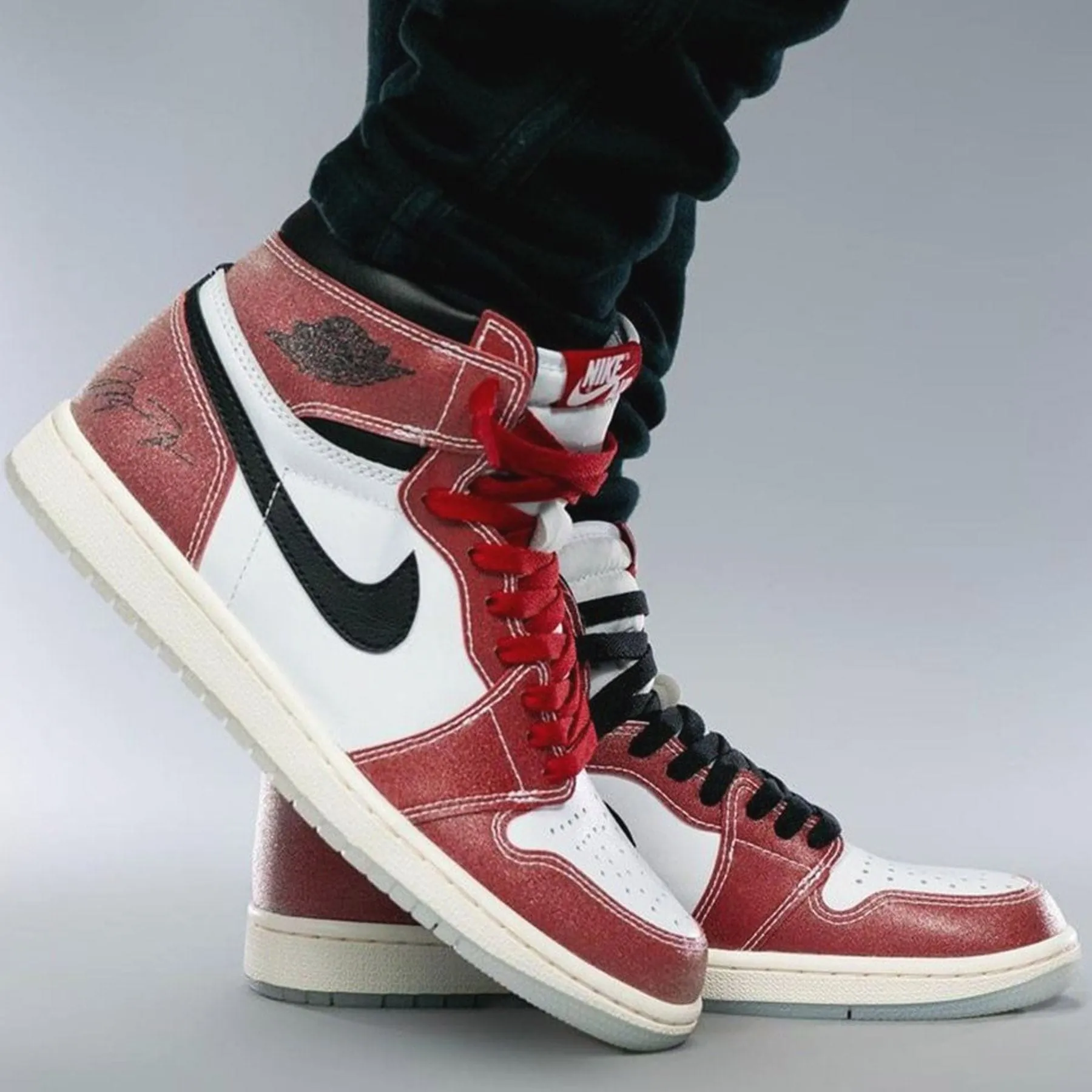 Trophy Room x Air Jordan 1 Retro High OG SP 'Chicago'