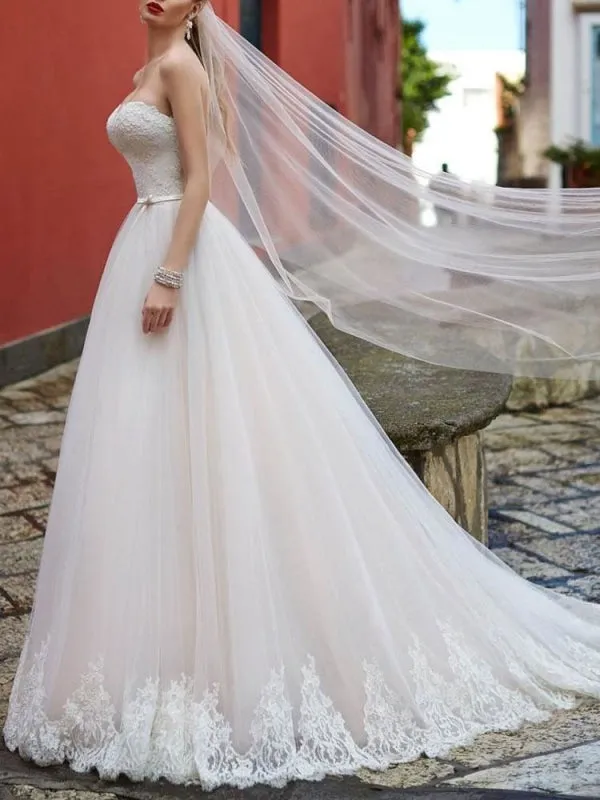 Wedding Dress Sweetheart Neck Sleeveless Floor Length Lace Bridal Gowns With Train