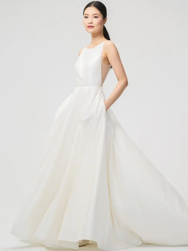 White Vintage Wedding Dress Chapel Train Strapless Sleeveless Pockets Satin Fabric Traditional Dresses For Bride